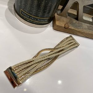 Stylish leather bracelet